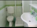 Apartmány Adel - 70 m from beach: A1(4), A2(3+2), SA3(2), A4(4+2) Supetar - Ostrov Brač  - Apartmán - A4(4+2): koupelna s WC