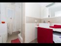 Apartmány Duga - beachfront & seaview : A1(4+1), A2(4+1) Okrug Gornji - Ostrov Čiovo  - Apartmán - A2(4+1): koupelna s WC
