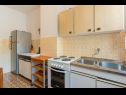 Apartmány Mici 1 - great location and relaxing: A1(4+2) , SA2(2) Cres - Ostrov Cres  - Apartmán - A1(4+2) : kuchyně