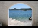 Apartmány At the sea - 5 M from the beach : A1(2+3), A2(2+2), A3(8+2), A4(2+2), A5(2+2), A6(4+1) Klek - Riviera Dubrovnik  - pohled (dům a okolí)
