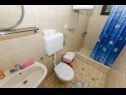 Apartmány Maca - seafront: A1(5), A2(6+1) Zátoka Zaraće (Gdinj) - Ostrov Hvar  - Apartmán - A1(5): koupelna s WC