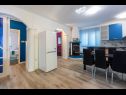Apartmány Mila - in blue: A1(4+2), A2(5+1), A3(4+2) Banjole - Istrie  - Apartmán - A3(4+2): kuchyně a jídelna