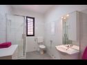 Apartmány Svjetlana SA1(2+1), SA2(2+1), SA3(2) Pula - Istrie  - Studio apartmán - SA1(2+1): koupelna s WC