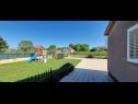 Prázdninový dům/vila Ron - spacious garden: H(6) Pula - Istrie  - Chorvatsko  - dětské hřiště