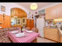 Apartmány Giuseppe - green terrace: A1(4) Mali Lošinj - Ostrov Lošinj  - Apartmán - A1(4): kuchyně a jídelna