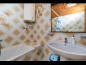 Apartmány Luce - 50 m from sea: A1(4+1), A2(2+1), A3(2+1) Mali Lošinj - Ostrov Lošinj  - Apartmán - A2(2+1): koupelna s WC