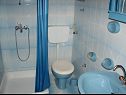 Apartmány a pokoje Roza - 200 m from sea : A1(5), A2(4+2), R1(2), R2(2) Baška Voda - Riviera Makarska  - Pokoj - R2(2): koupelna s WC