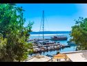 Apartmány a pokoje Hope - 30m to the sea & seaview: R1(3), R3(3), A2(3), A4(4) Brela - Riviera Makarska  - výhled  na moře (dům a okolí)