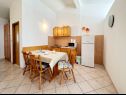 Apartmány Tomo - 10 m from beach: A1(2+2), SA2(2) Zaostrog - Riviera Makarska  - Apartmán - A1(2+2): kuchyně a jídelna