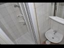 Apartmány Petar - 6m from the sea: A1(4), A3(2) Barbat - Ostrov Rab  - Apartmán - A3(2): koupelna s WC