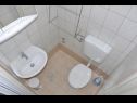 Apartmány Petar - 6m from the sea: A1(4), A3(2) Barbat - Ostrov Rab  - Apartmán - A3(2): koupelna s WC