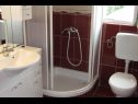 Apartmány Niki - 70m from the sea: A1(4+1), A2(4+1), A3(4), SA4(2+1) Kampor - Ostrov Rab  - Studio apartmán - SA4(2+1): koupelna s WC