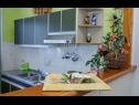 Apartmány Mig - with beautiful garden: A1(2+1), A3(4+1), A4(4+1) Supetarska Draga - Ostrov Rab  - Apartmán - A1(2+1): kuchyně