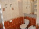 Apartmány Zlato - with pool : SA1 Murva (2), A3 Lovor (4), A4 Mendula (2+1), SA5 Maslina (2) Senj - Riviera Senj  - Apartmán - A3 Lovor (4): koupelna s WC