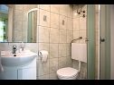 Apartmány Robi - 50m from beach SA2(2+1), SA4(2+1), R1(2), R3(2) Podstrana - Riviera Split  - Studio apartmán - SA2(2+1): koupelna s WC
