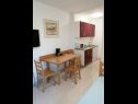 Apartmány Dragi - adults only: SA1(2), A2(2), A3(3) Split - Riviera Split  - Studio apartmán - SA1(2): kuchyně a jídelna