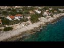 Prázdninový dům/vila Bože - 10m from the sea: H(10+2) Drvenik Mali (Ostrov Drvenik Mali) - Riviera Trogir  - Chorvatsko  - pláž