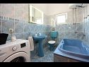 Apartmány Zeljko - with pool : A1(6) Marina - Riviera Trogir  - Apartmán - A1(6): koupelna s WC