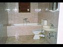 Apartmány Ante - 60m from the sea: A1(2+3), A2(2+2), A4(6+2) Seget Donji - Riviera Trogir  - Apartmán - A4(6+2): koupelna s WC
