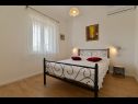 Apartmány Kati - garden: A1(4), A2(2+1) Seget Donji - Riviera Trogir  - Apartmán - A1(4): ložnice