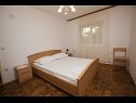 Apartmány Kata - 100m from sea: A1(4+1) Seget Vranjica - Riviera Trogir  - Apartmán - A1(4+1): ložnice