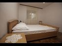 Apartmány Kata - 100m from sea: A1(4+1) Seget Vranjica - Riviera Trogir  - Apartmán - A1(4+1): ložnice