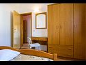 Apartmány VV A1(2+1), A2(5), A3(7) Seget Vranjica - Riviera Trogir  - Apartmán - A2(5): ložnice