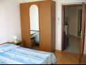 Apartmány Rose - 30 m from the beach: A1(2+1), A2(2+1), A3(2+1), A4(2+1), A5(2+1) Seget Vranjica - Riviera Trogir  - Apartmán - A1(2+1): ložnice