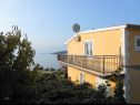 Apartmány Rose - 30 m from the beach: A1(2+1), A2(2+1), A3(2+1), A4(2+1), A5(2+1) Seget Vranjica - Riviera Trogir  - Apartmán - A3(2+1): balkón