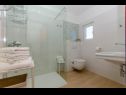 Apartmány Bosiljka - by the sea: A1(5), A2(5), SA3(2) Sevid - Riviera Trogir  - Apartmán - A1(5): koupelna s WC
