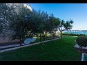 Apartmány Marijan - beautiful view: A1(6) Trogir - Riviera Trogir  - zahrada