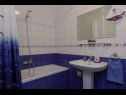 Apartmány Pery - 2 bedroom sea view apartment: A1(4+1) Trogir - Riviera Trogir  - Apartmán - A1(4+1): koupelna s WC