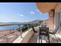 Apartmány Pery - 2 bedroom sea view apartment: A1(4+1) Trogir - Riviera Trogir  - Apartmán - A1(4+1): balkón