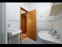 Apartmány Ivanka - 200 m from sea: A1(4) Trogir - Riviera Trogir  - Apartmán - A1(4): koupelna s WC