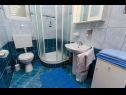 Apartmány Iva - 150m from the beach: A1(4), A3(3), SA2(2) Trogir - Riviera Trogir  - Apartmán - A1(4): koupelna s WC