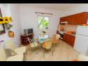 Apartmány Iva - 150m from the beach: A1(4), A3(3), SA2(2) Trogir - Riviera Trogir  - Apartmán - A3(3): kuchyně a jídelna