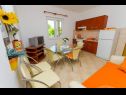 Apartmány Iva - 150m from the beach: A1(4), A3(3), SA2(2) Trogir - Riviera Trogir  - Apartmán - A3(3): kuchyně a jídelna