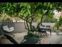 Apartmány Florio - garden & free parking: A1(5) Trogir - Riviera Trogir  - Apartmán - A1(5): zahradní terasa