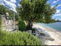 Apartmány Mihaela - sea view : A1(5+1), A2(4), SA3(2) Trogir - Riviera Trogir  - pláž