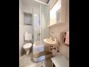 Apartmány Mihaela - sea view : A1(5+1), A2(4), SA3(2) Trogir - Riviera Trogir  - Apartmán - A1(5+1): koupelna s WC