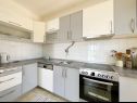 Apartmány Mihaela - sea view : A1(5+1), A2(4), SA3(2) Trogir - Riviera Trogir  - Apartmán - A1(5+1): kuchyně