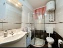Apartmány Mihaela - sea view : A1(5+1), A2(4), SA3(2) Trogir - Riviera Trogir  - Apartmán - A2(4): koupelna s WC