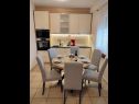 Apartmány Slaven - 50 m from beach: A1(4+2), A2(2+1), A3(4+1) Vinišće - Riviera Trogir  - Apartmán - A1(4+2): kuchyně a jídelna