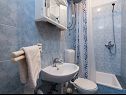 Apartmány Miranda - quiet & next to the sea: A1(2+2), A2(2+2), A3(2+1), A4(2+1) Vinišće - Riviera Trogir  - Apartmán - A1(2+2): koupelna s WC