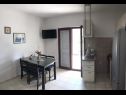 Apartmány Deni - 30 m from sea: A2(4+1), A3(4+2) Vinišće - Riviera Trogir  - Apartmán - A3(4+2): kuchyně a jídelna