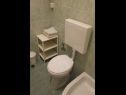 Apartmány Slaven - 50 m from beach: A1(4+2), A2(2+1), A3(4+1) Vinišće - Riviera Trogir  - Apartmán - A1(4+2): koupelna s WC