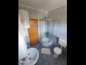 Apartmány Antonija - fitness: SA1(2), A2(2+2), SA3(2+1), A4(2+2) Vinišće - Riviera Trogir  - Apartmán - A2(2+2): koupelna s WC
