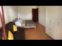Apartmány Deni - 30 m from sea: A2(4+1), A3(4+2) Vinišće - Riviera Trogir  - Apartmán - A2(4+1): ložnice