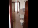 Apartmány Deni - 30 m from sea: A2(4+1), A3(4+2) Vinišće - Riviera Trogir  - Apartmán - A2(4+1): koupelna s WC