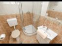 Prázdninový dům/vila More - garden shower: H(10+2) Vinišće - Riviera Trogir  - Chorvatsko  - H(10+2): koupelna s WC